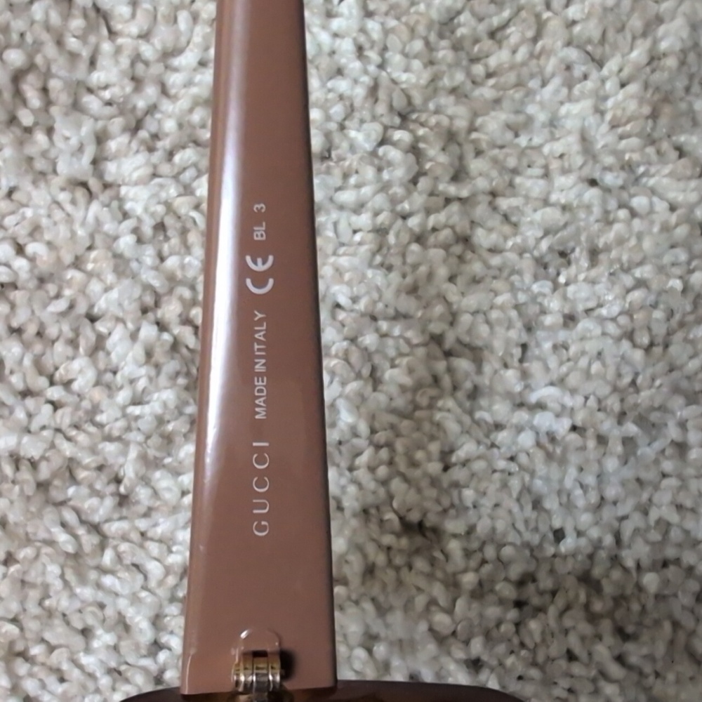 EUC Gucci Tortoise Shell Sun Glasses - Picture 11 of 11